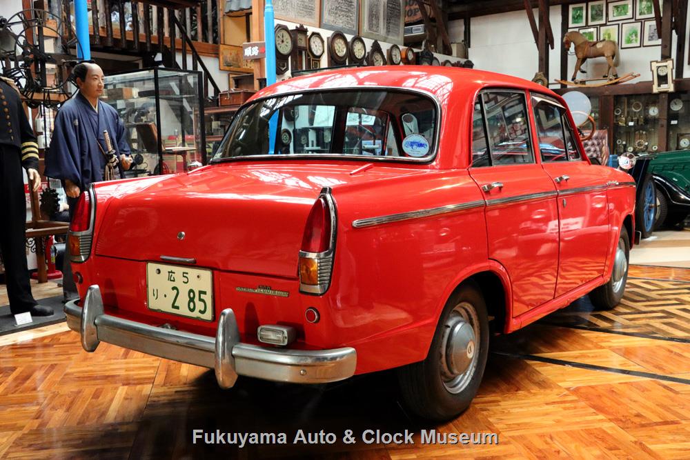 ダットサン P312 ブルーバード 1200 デラックスを展示 | Fukuyama Auto & Clock Museum