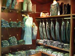 『JEANSの価格の意味って?』