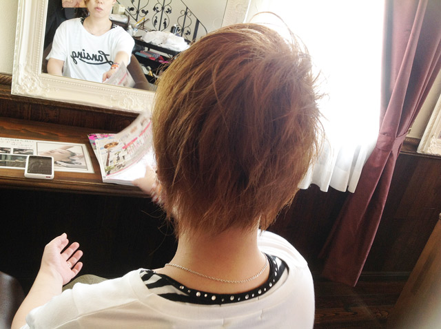 30代ショートヘア津おしゃれ泥棒