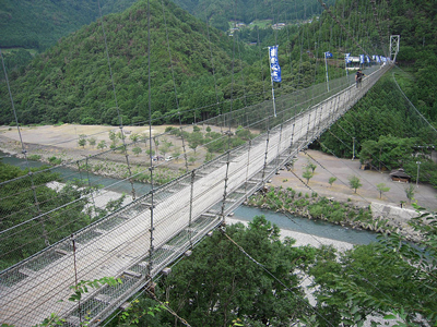 800px-Suspension_bridge_of_Tanize_2010.07.28_-_06.jpg