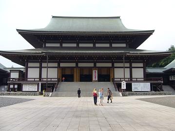新勝寺本堂