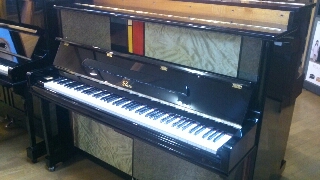 デザインピアノ入荷しています。 | ジークレフブログおとのたより