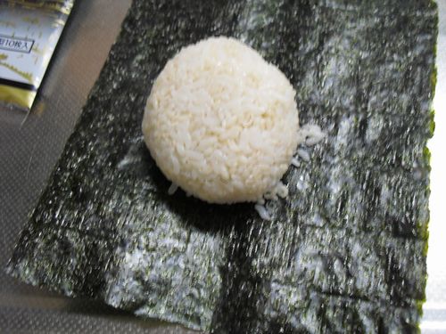 サトウのご飯 レンジパックご飯 でおにぎりを作ってみた Ddrダイエット改 直球ストレート 笑