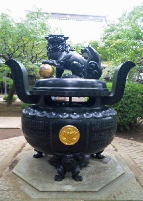 大きな香炉!