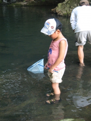 201108093