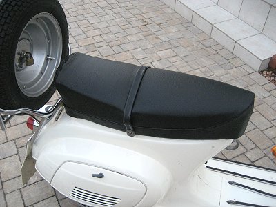 vespa シート張替え
