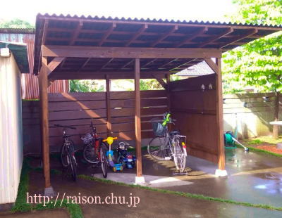 完成した自転車小屋。 完成した自転車小屋。
