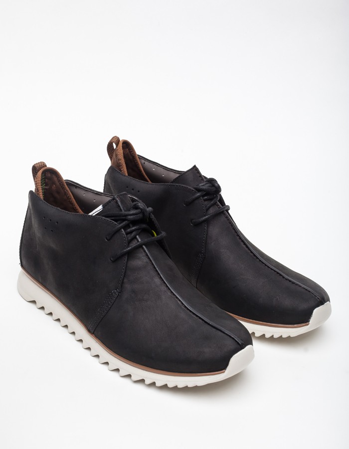 CLarks TRAXTER MID.jpg