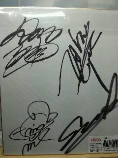 imgcrazy_max_autograph.jpg
