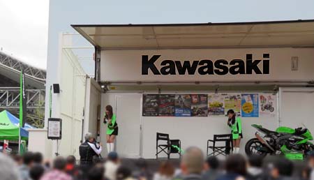 西梅田スクエア