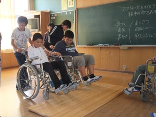 車椅子体験2