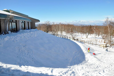 雪遊び
