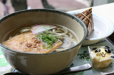 パンダの笹うどん定食?