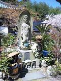 観音様がお出迎え