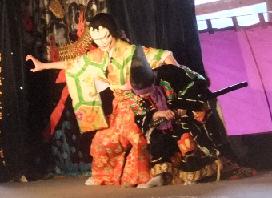 土蜘蛛は頼光様を連れ出しました
