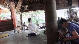 榊でお清め