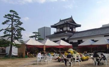 会場
