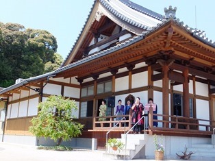 お寺でシャンソン