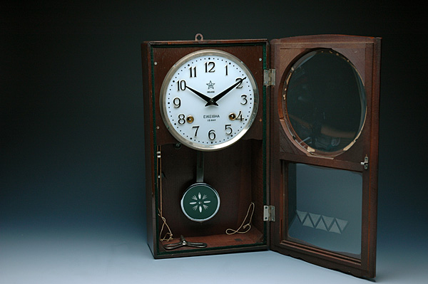 80s ポストモダン　ヴィンテージ 振り子時計　レトロ スペースエイジ セイコー 掛け時計 置き時計 ポストモダン スペースエイジ