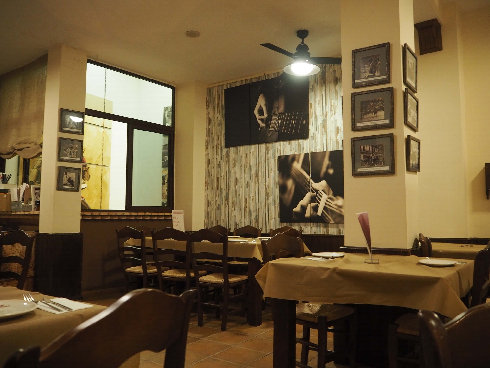 郷土料理が食べられるコルドバのお勧めレストラン Taberna La Montilla お勧めホテルはドドンデ コム