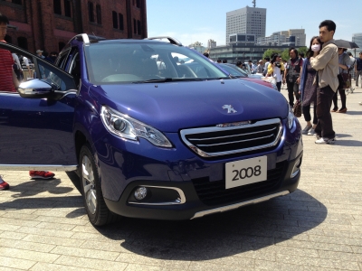 プジョー2008