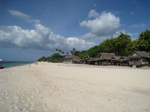White beach in Moalboal