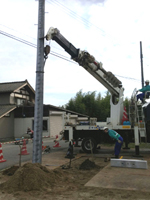 電柱を立てる建柱作業 | （有）菅原電気工事ブログ