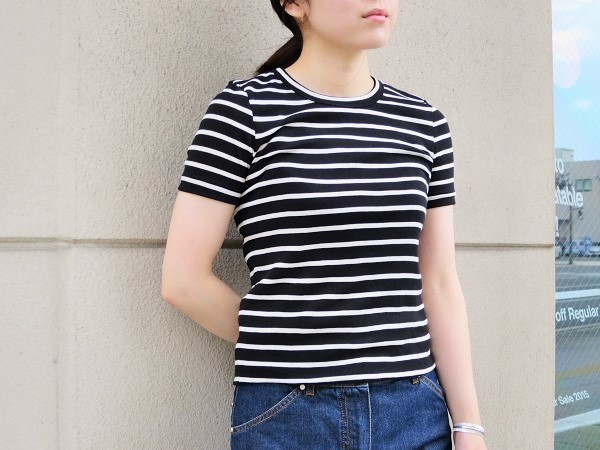 PETIT BATEAU(プチバトー)」のモノトーンボーダークルーネックTシャツ