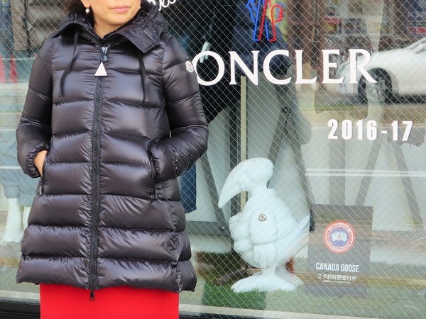 MONCLER」 ミディアム丈の人気モデル、