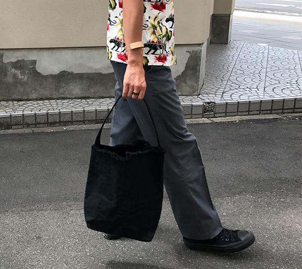Aeta ショルダーバッグ ブラック.jpg