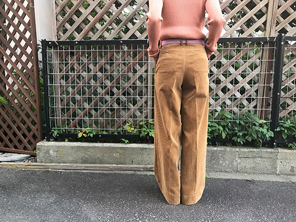 AURALEE  WASHED CORDUROY WIDE SLACKS