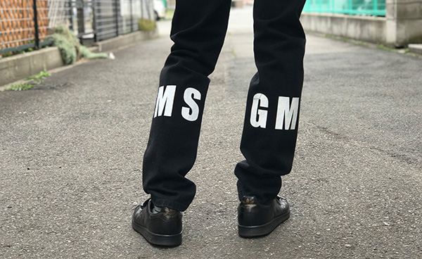 MSGM メンズ ロゴブラックデニム.jpg