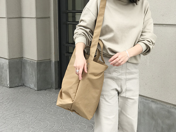 Aeta shoulder tote l١.jpg