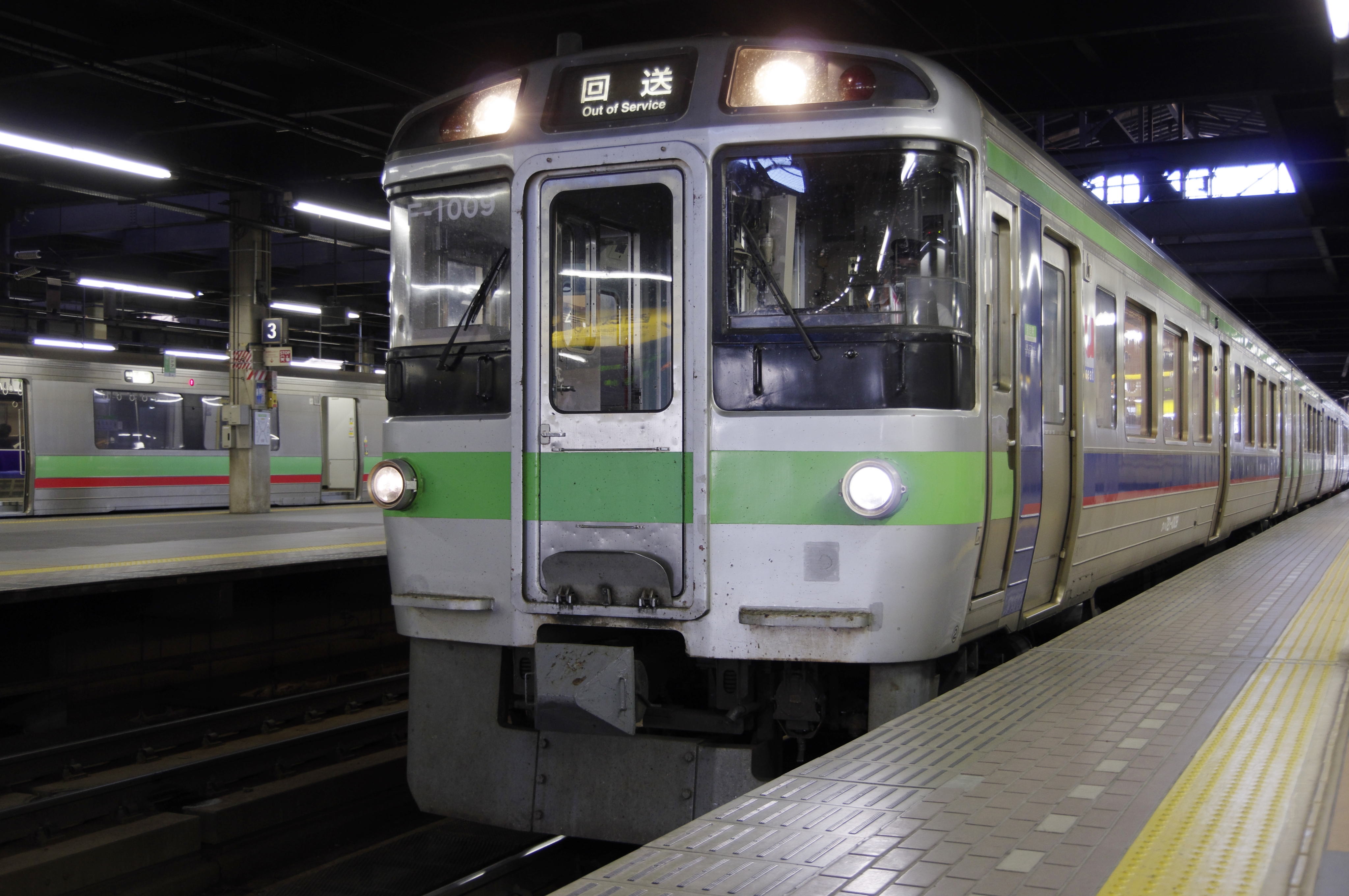札幌駅 721系F1009編成 回送幕_180520.jpg