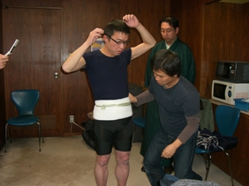 総務室会着付け1