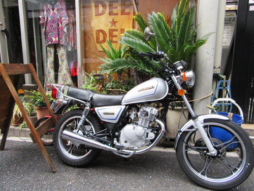 通勤バイク GN125H乗り替え 赤から銀へ | オリジナルベルボトム専門店