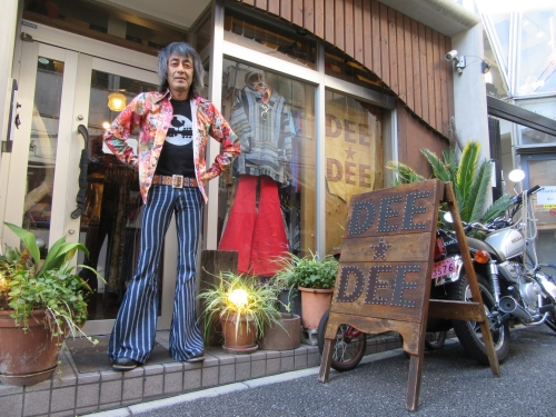 ベルボトム専門店DEEDEE ボタンフライ ミッドライズ 危うい