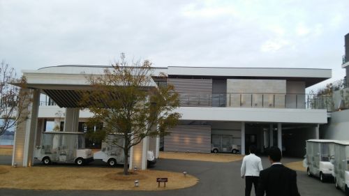 て01