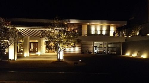 て09