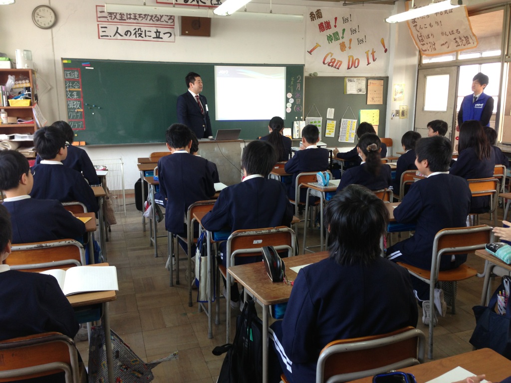 日本青年会議所による条南小学校出前授業 泉大津市議会議員 南出けんいちの「100人の1歩づくりへの挑戦！」