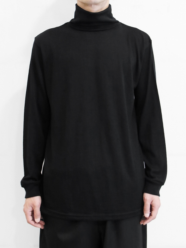 BRAND : GraphpaperMODEL : WASHABLE WOOL CREW NECK BIG TEE