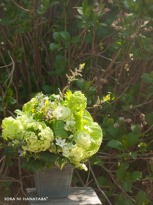 お悔やみの花を。 。