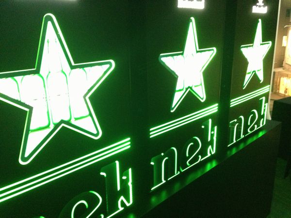 HinekenStarLounge1.jpg