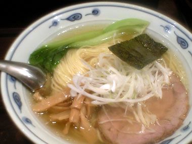 東八道路沿いの汁麺『四馬路(すまろ)』