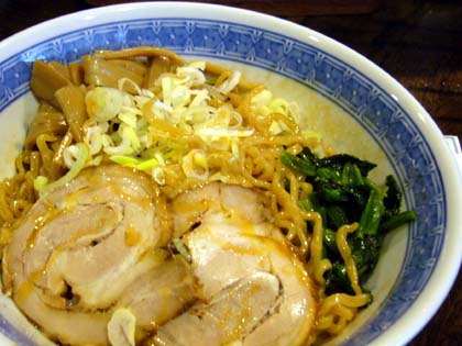 東小金井で油そば。「らーめん処 かんむりや」