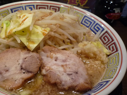 吉祥寺『ZERO ONE(ゼロワン)』で『ガッツリラーメン』