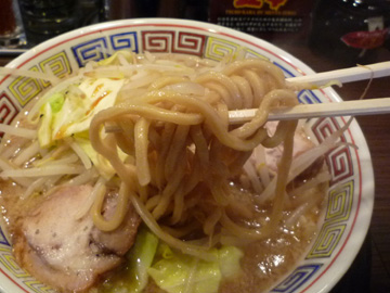 吉祥寺『ZERO ONE(ゼロワン)』で『ガッツリラーメン』