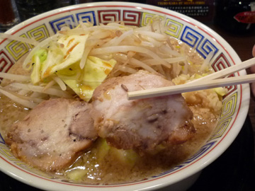 吉祥寺『ZERO ONE(ゼロワン)』で『ガッツリラーメン』