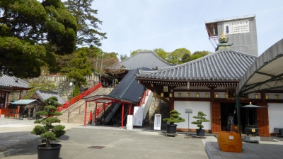 中山寺 エスカレーター