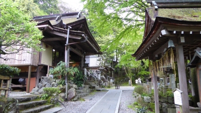 岩間寺 境内